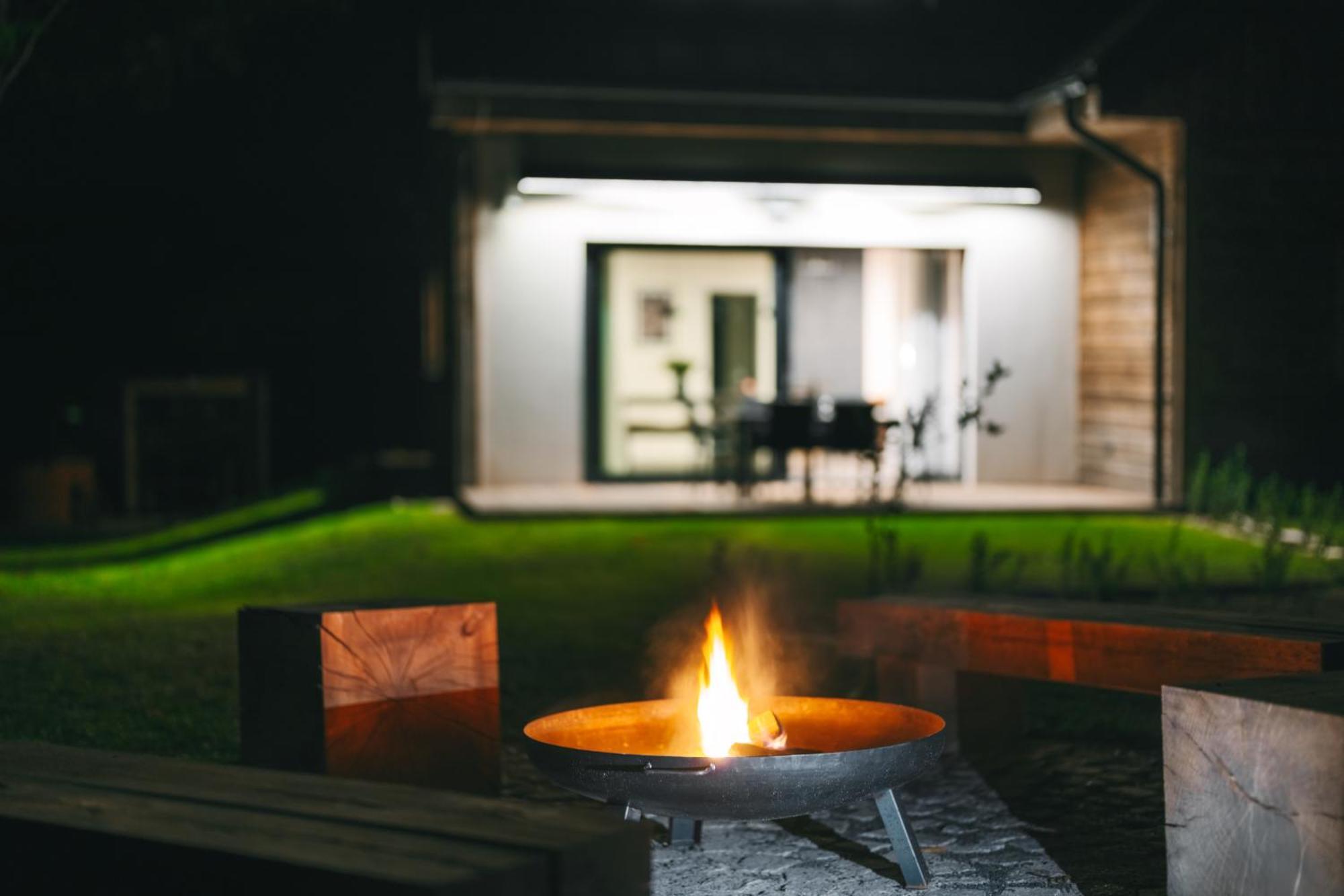 Roubenka "Tam Kde Lisky Davaji Dobrou Noc" Vila Černý Dŭl Exterior foto